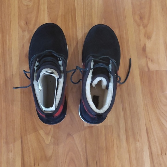 UGG For Men - Picture 3 of 4